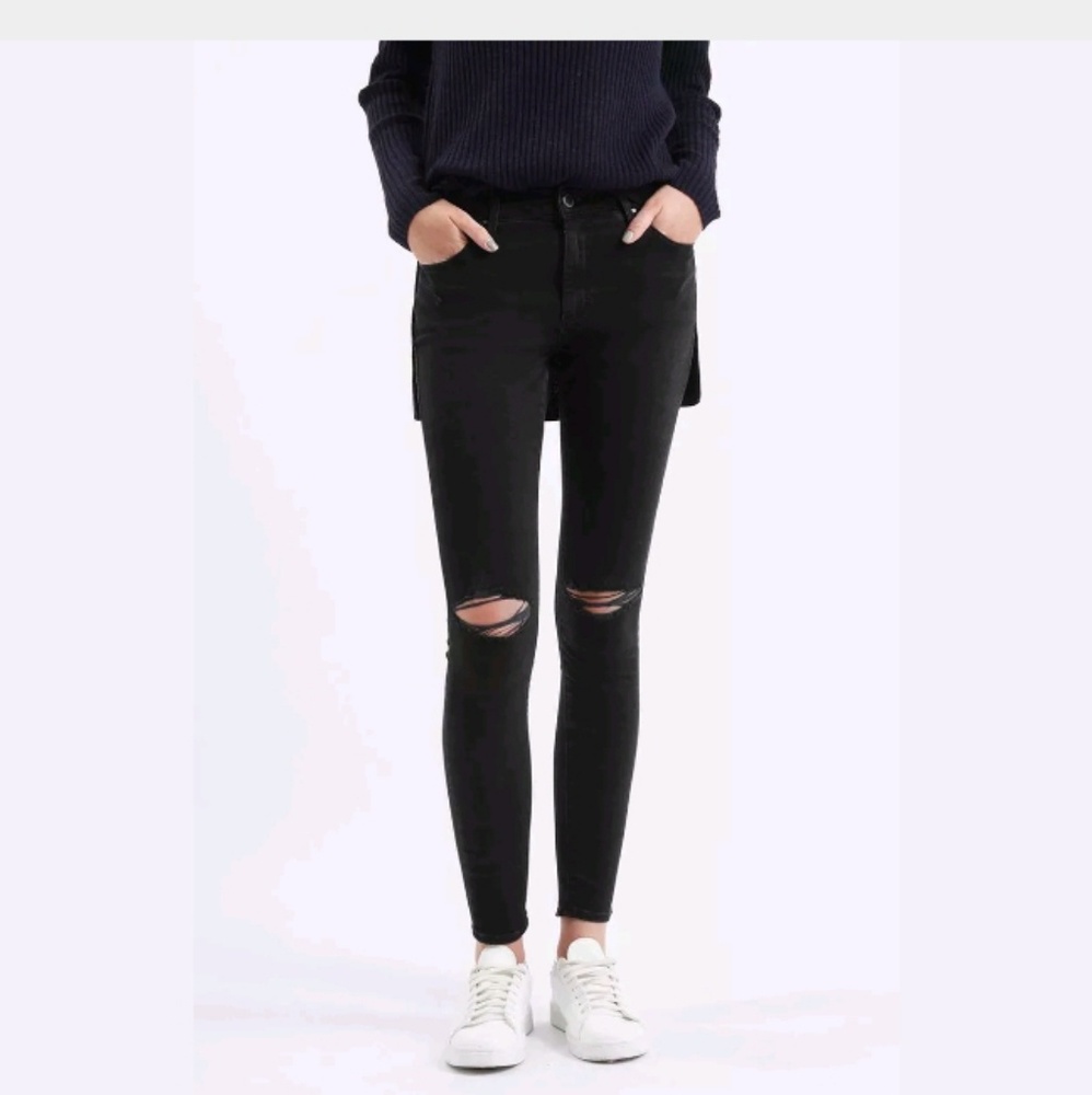Topshop Moto Leigh Ripped Skinny Jeans in Black 